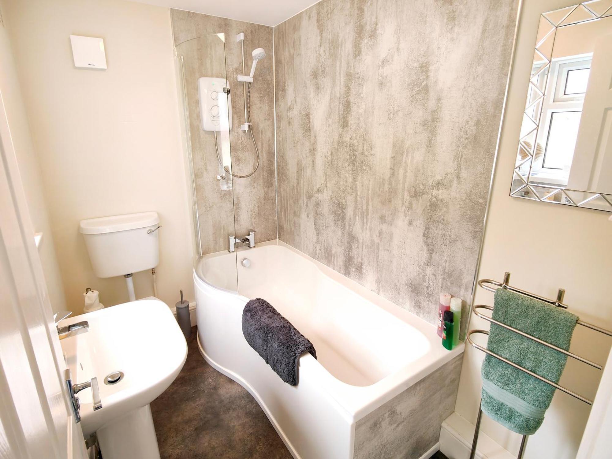 Douglas House, Near Hospital, Attractive And Comfy 2 Bedroom House With Enclosed Yard To Rear Carlisle  Exterior foto